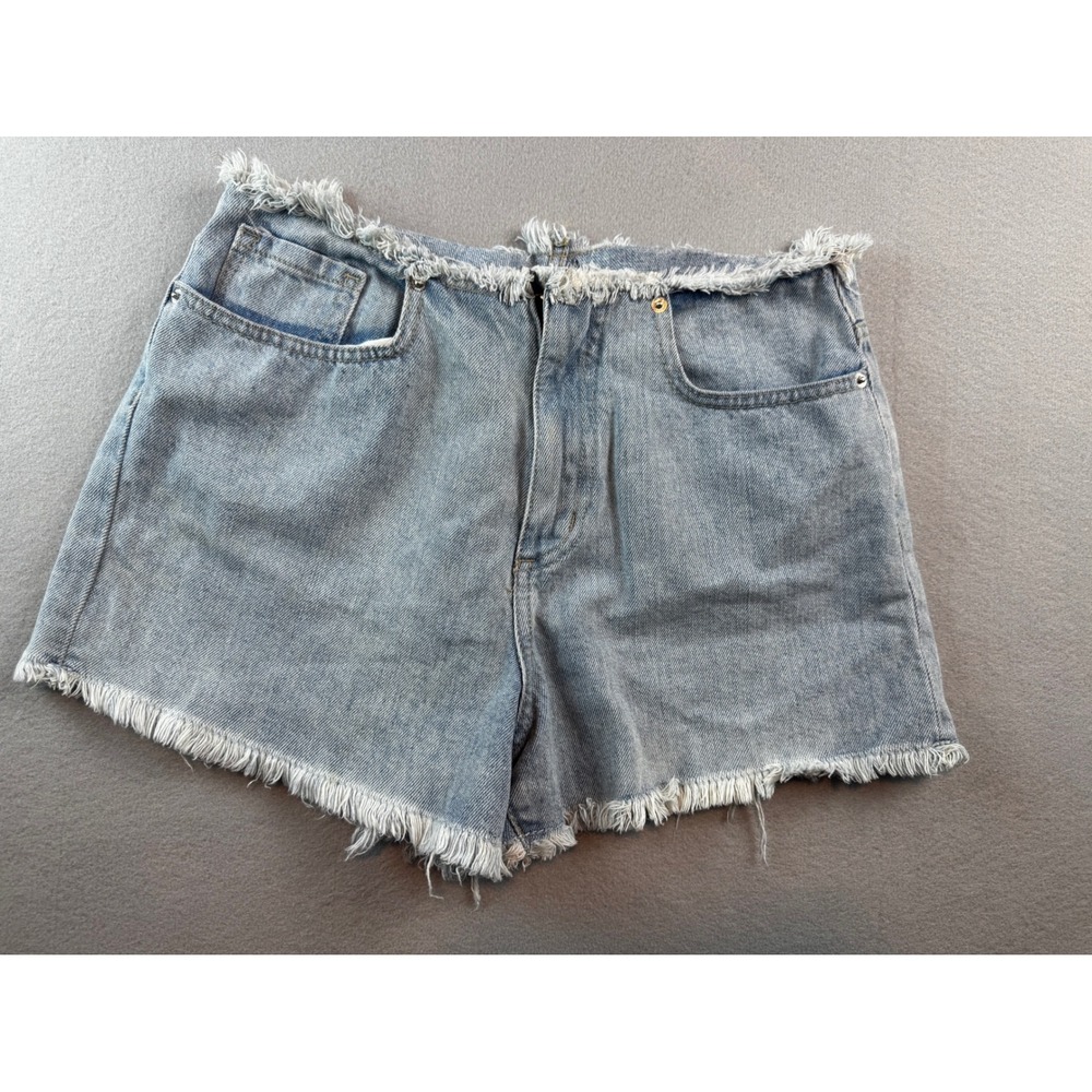 Forever 21 Premium Light Wash Frayed Raw Hem Denim Shorts Womens Size 27